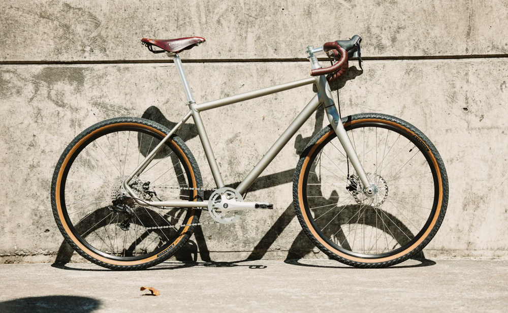 roll: Bicycle Company AE:1 Allroad Explorer Bike Color: Matte Silver Ti