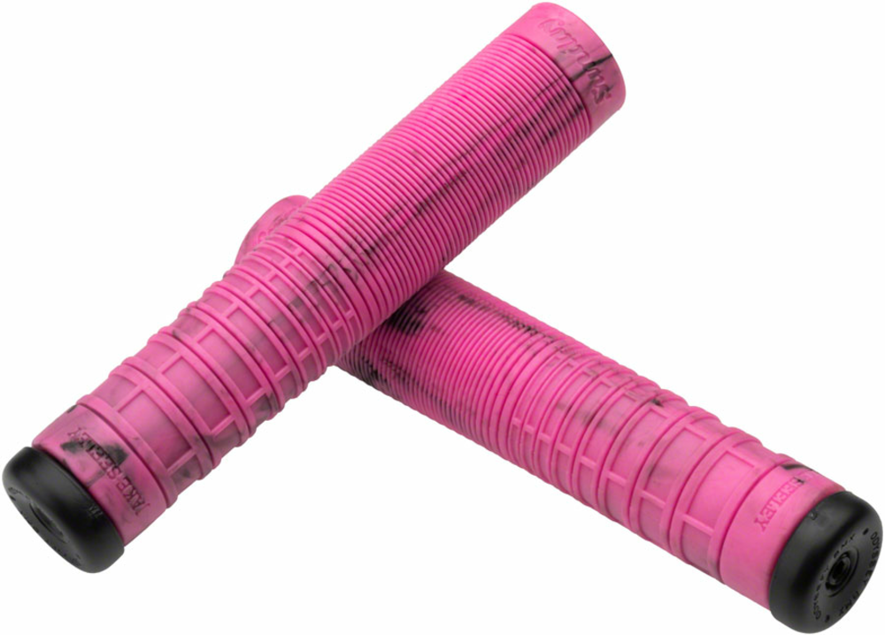 Sunday Seeley Grips Color: Black/Pink